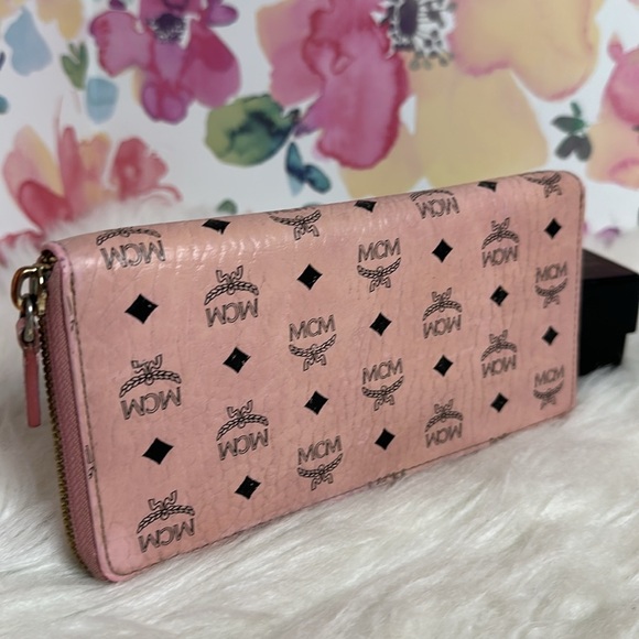 💯Authentic MCM Pink Logo Zip Wallet - Picture 9 of 15